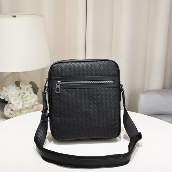 Crossbody Bags
