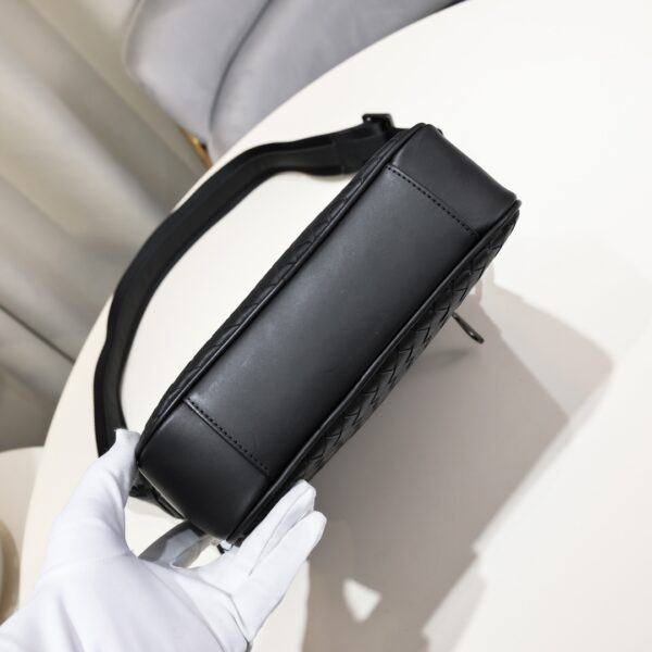 Crossbody Bags - Hình ảnh 8