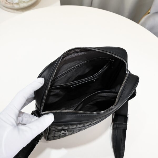 Crossbody Bags - Hình ảnh 7