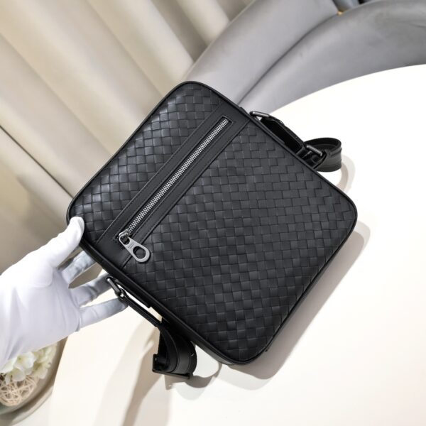 Crossbody Bags - Hình ảnh 4