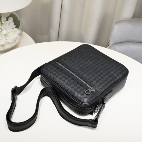 Crossbody Bags - Hình ảnh 3