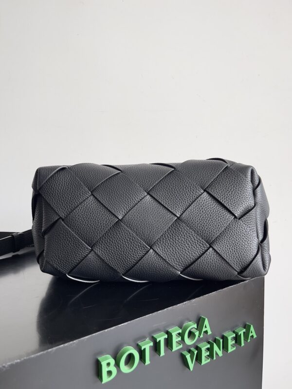 DIAGO HOBO BAG - Hình ảnh 4